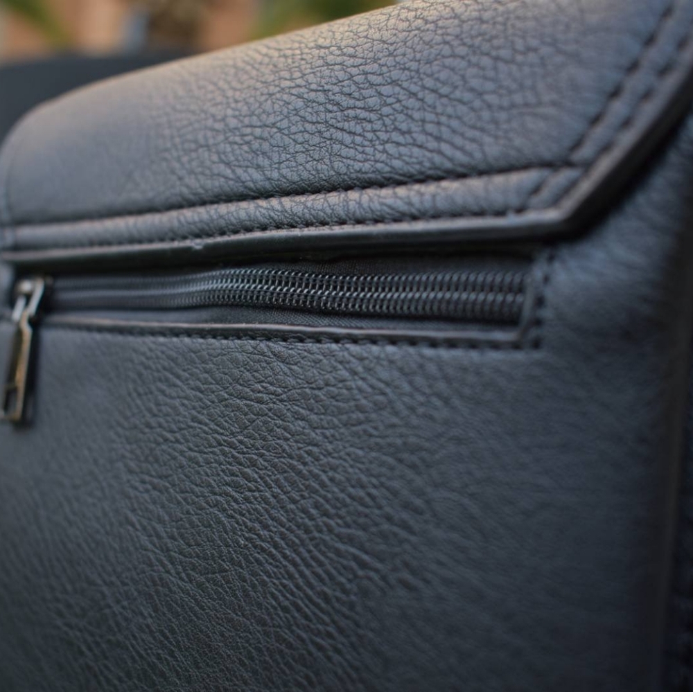 A R New York Women's Black Leather Multi Compartment Messenger-Style Crossbody - Picture 4 of 8